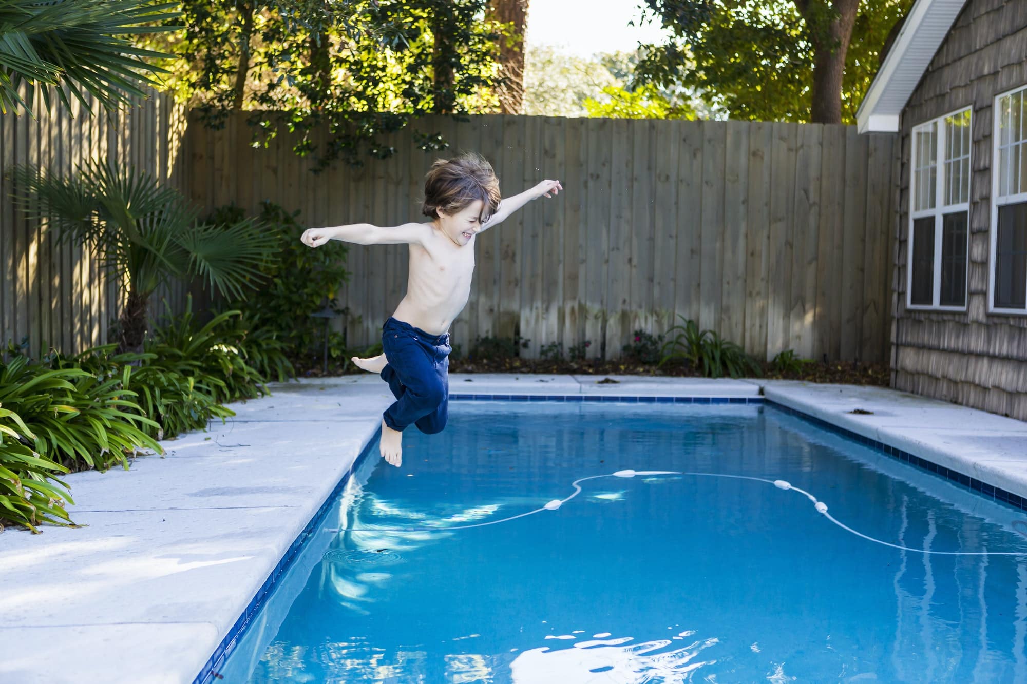 Piscine coque : le guide ultime pour choisir votre oasis de détente