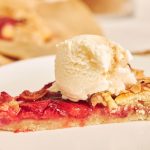 Tarte à la rhubarbe : idées d'accompagnements pour élever votre dessert